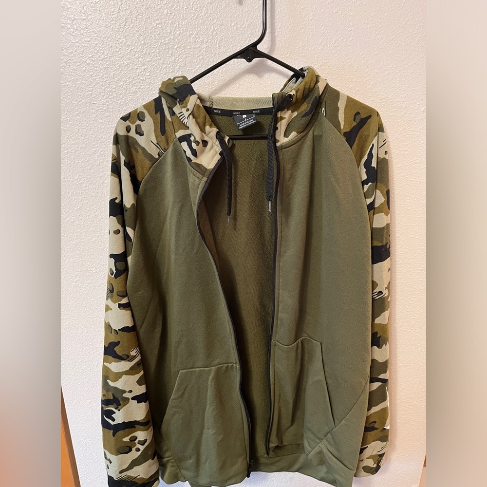 Nike Men’s Hoodie